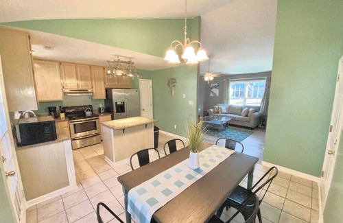 Jacksonville Casa | The Best Getaway Friends & Family Hangout!