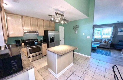 Jacksonville Casa | The Best Getaway Friends & Family Hangout!