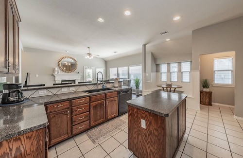Keller Casa | The Best in Texas: 3Bed/2Bath w/Spacious Ensuite