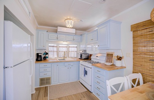 Sandbridge Casa | The BEST of BAY and Beach! Bungalow Bay, Sandbridge Beach, Virginia