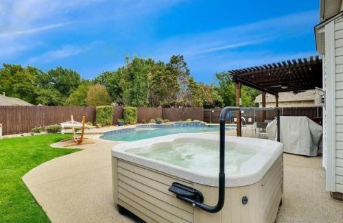 Fossil Creek Casa | The Best of DFW - Pool Hot Tub Cinema Room