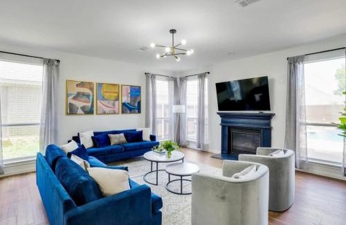 Fossil Creek Casa | The Best of DFW - Pool Hot Tub Cinema Room
