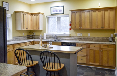 Townville Casa | The Best Times at Lake Hartwell - Large Lake House near Clemson w/Pontoon Rental