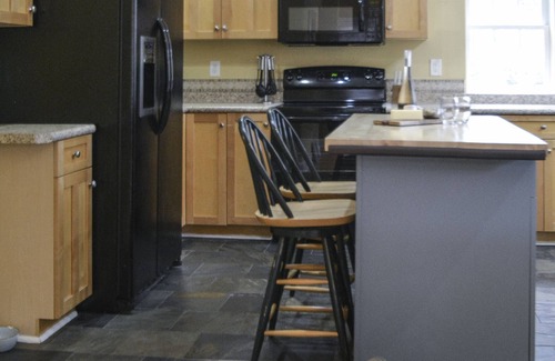 Townville Casa | The Best Times at Lake Hartwell - Large Lake House near Clemson w/Pontoon Rental