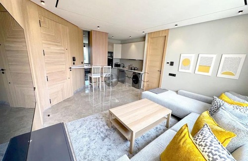 La Corniche Apartamento | The Besty Ocean Suite-By Ayla Stay