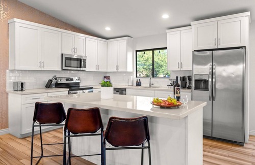 Paradise Valley Village Casa | The Betty Elyse | Perfect location w/ pool & loaded amenities