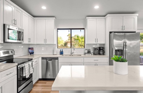 Paradise Valley Village Casa | The Betty Elyse | Perfect location w/ pool & loaded amenities