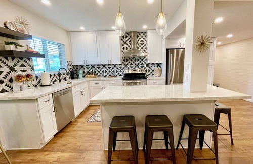 Encanto Condominio | The Beverly Bungalow 1BR/BA in the Heart of Phoenix - Grill, Pool & Hot Tub