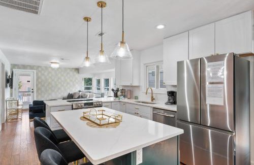 Frangista Beach Casa | The Beverly
