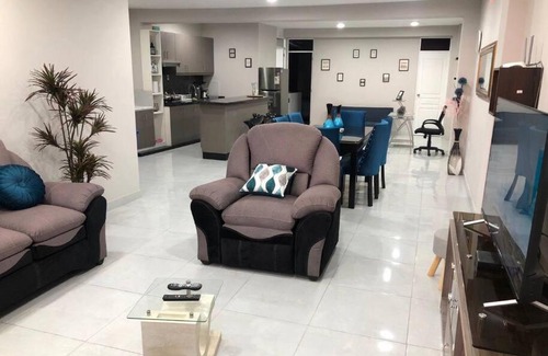 Chimbote Apartamento | the big blue house #2