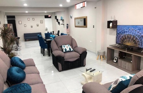 Chimbote Apartamento | the big blue house #2