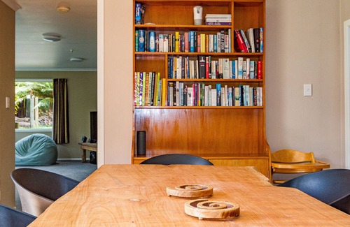 Raetihi Casa | THE BIG CHILL - RAETIHI HOLIDAY HOME, pet friendly in Raetihi