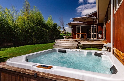 Raetihi Casa | THE BIG CHILL - RAETIHI HOLIDAY HOME, pet friendly in Raetihi