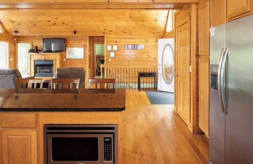La Follette Casa | Comedor 'The Big Dipper' para 30, Wet Bar, Billar, 7 televisores, 4 master suites