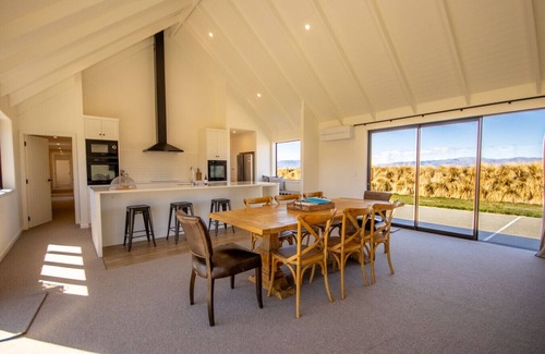 Twizel Casa | The Big House, Twizel
