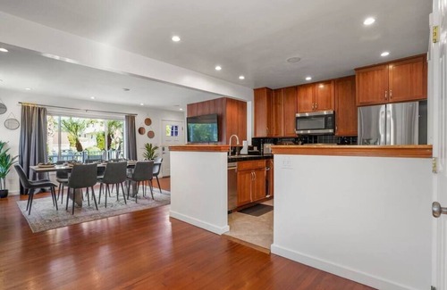 Point Loma Heights Casa | The Big Kahuna Summar