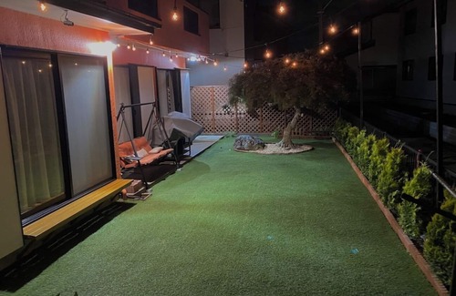 Midori Casa | The BIG Orange House with yard ! Direct bus from Haneda.