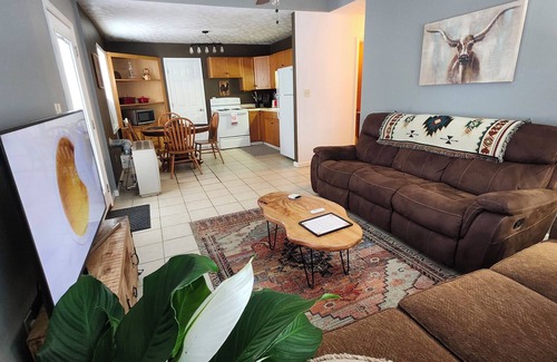 Ashley Oaks Casa | The Big Red Barn Unit #1-Direct trail access within 150 yards to G-23