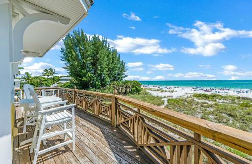 Anna Maria Casa | The Big Yellow House