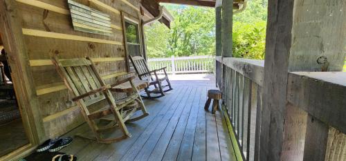 Cherokee Casa | The Bigwitch Cabin