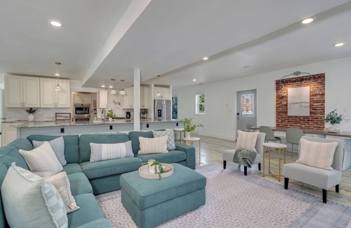 Wildwood Casa | The Bikini Bottom Shore House, Spacious 8 Bedrooms, 7 Baths, Sleeps up to 25