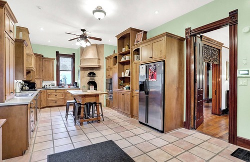Downtown Indianapolis Villa | The Birdhouse on Meridian - Entire Property