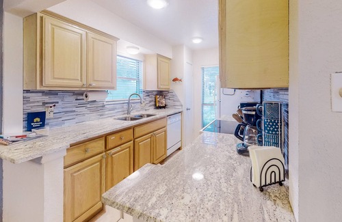 Sailhouse Condominio | The Birds and the Beach w/ Pool, Tennis, Pier & Boat Launch