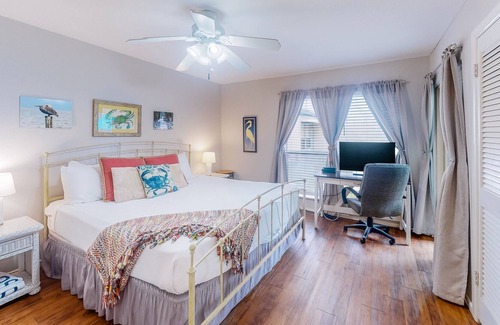 Sailhouse Condominio | The Birds and the Beach w/ Pool, Tennis, Pier & Boat Launch