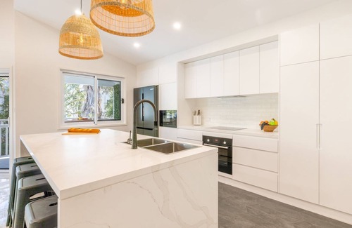Anna Bay Casa | The Birubi Beach House 11 Campbell Ave Close to the beach pet friendly holiday home