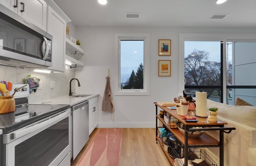 Traverse City Condominio | The Bish: Your Summer Escape Near Downtown Traverse City!