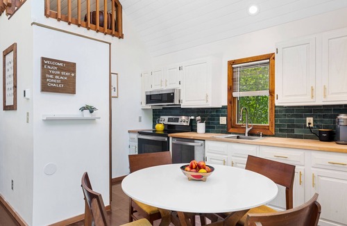 East Stroudsburg Chalet De Esquí | The Black Forest Chalet: Ski, Hike, Hot Tub