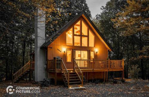 East Stroudsburg Chalet De Esquí | The Black Forest Chalet - Hot Tub, Hiking, Kayak