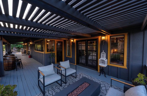 Temecula Cabina | The Black Mountain Cabin/Welcoming Temecula. Pet Friendly! Nature + Wine