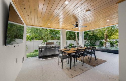 Holmes Beach Casa | The Black Pearl