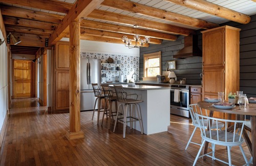 Baxter Cabina | The Blackburn Grand Cabin