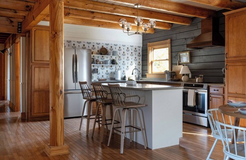 Baxter Cabina | The Blackburn Grand Cabin