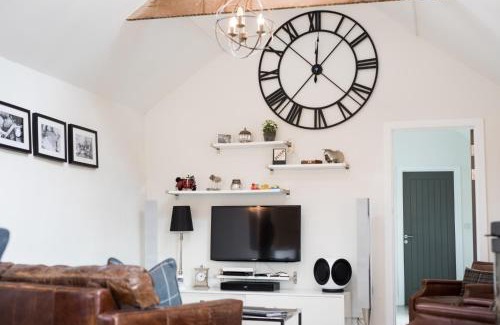 Narberth Casa | The Blacksmiths - Luxury Cottage, Countryside Views, Pet Friendly