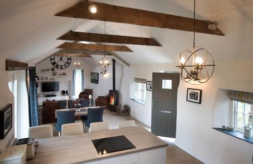 Narberth Casa | The Blacksmiths - Luxury Cottage, Countryside Views, Pet Friendly