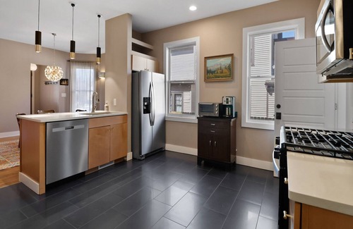 Michigan City Casa | The Blarney Bungalow Newly Renovated Sleeps 6