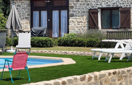 Saint-Dizier-Leyrenne Casa | The Bleuet Gite