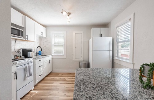St. Petersburg - Clearwater Casa | The Blissful Retreat of Magnolia Heights