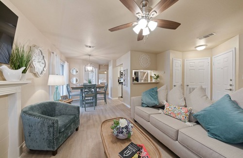 Wetmore Apartamento | The Blue Belle welcomes you! Rim/La Cantera Area