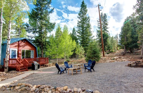 Meadow View Heights Cabaña | The Blue Cottage - Newly Renovated