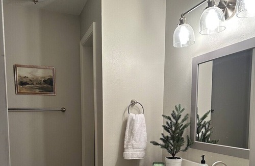 Parkville Casa | The Blue Cottage In Parkville