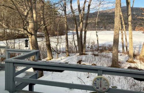 Moultonborough Casa | The Blue Door Cabin
