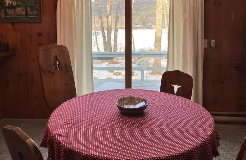 Moultonborough Casa | The Blue Door Cabin