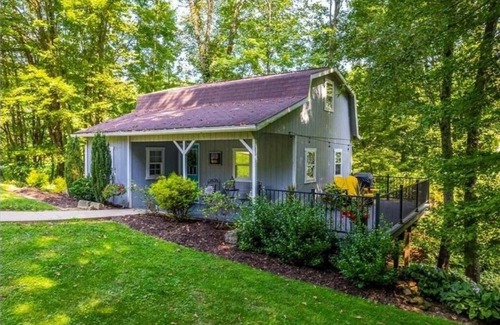 Dundee Cabaña | The Blue Door Cottage