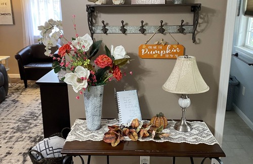 Dundee Cabaña | The Blue Door Cottage