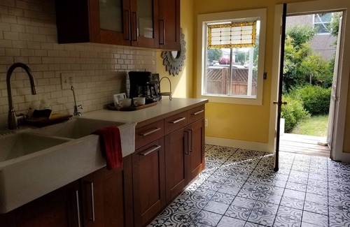 Oakdale Casa | The Blue Door Cottage - Vintage meets Modern
