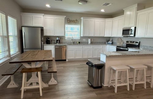 Surfside Beach Casa | The Blue Heron! Sleeps 12- 1K/2Q/6T